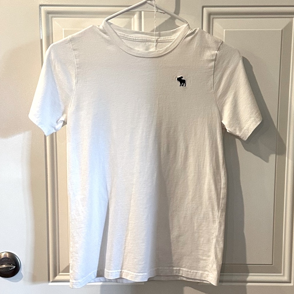 Abercrombie kids t shirt